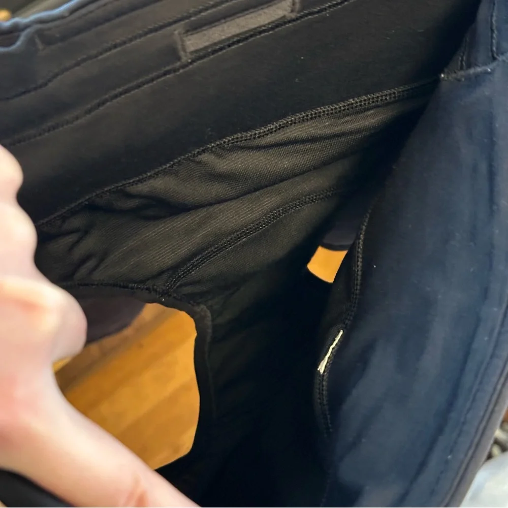 Lululemon black shorts sz 4 - Picture 5 of 5